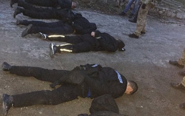 Банда из ДНР под видом полицейских занималась грабежами и разбоем: их задержали в Запорожье (ФОТО) Фото № 1 Банда из ДНР под видом полицейских занималась грабежами и разбоем: их задержали в Запорожье (ФОТО) Фото № 1