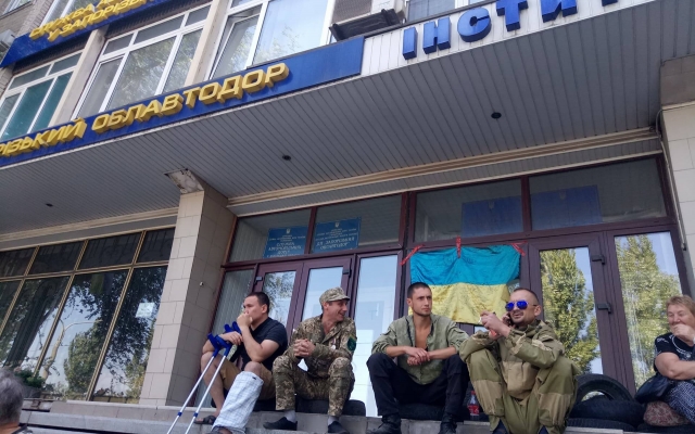 Сегодня в Запорожье митинговали бойцы АТО (ФОТО, ВИДЕО) Фото № 0 Сегодня в Запорожье митинговали бойцы АТО (ФОТО, ВИДЕО) Фото № 0