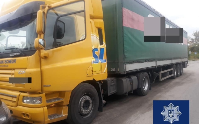В Запорожье водитель на фуре «DAF» оставил место ДТП (ФОТО) Фото № 0 В Запорожье водитель на фуре «DAF» оставил место ДТП (ФОТО) Фото № 0