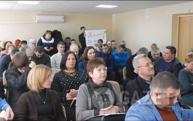В Запорожской области очередной скандал между бойцами АТО и политиками (ФОТО) Фото № 2 В Запорожской области очередной скандал между бойцами АТО и политиками (ФОТО) Фото № 2