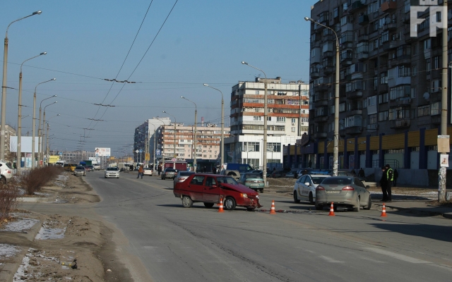 Смотрите: В Запорожье на Песках произошло серьезное ДТП Фото № 1 Смотрите: В Запорожье на Песках произошло серьезное ДТП Фото № 1