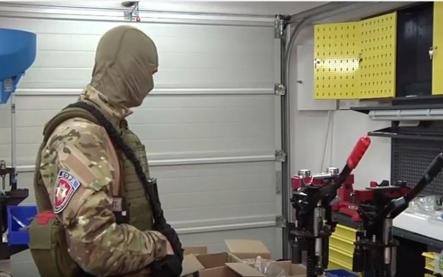 Появилось видео о задержании бизнесмена, который занимался изготовлением оружия Фото № 0 Появилось видео о задержании бизнесмена, который занимался изготовлением оружия Фото № 0