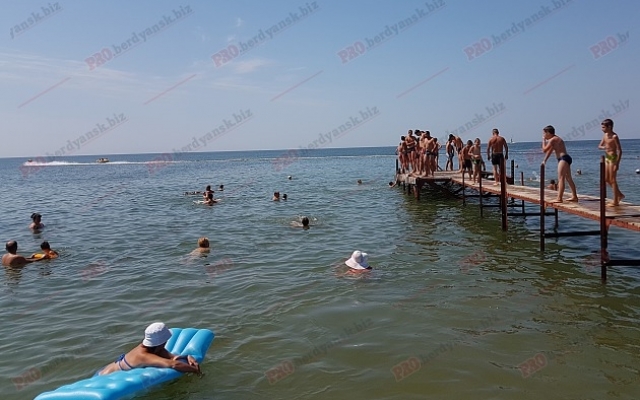 Пляжи Бердянска: море, песок, камни и дамба набережной Фото № 3 Пляжи Бердянска: море, песок, камни и дамба набережной Фото № 3