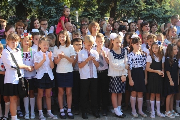 Сегодня в школах Запорожской области прозвенел первый звонок (ФОТО) Фото № 3 Сегодня в школах Запорожской области прозвенел первый звонок (ФОТО) Фото № 3