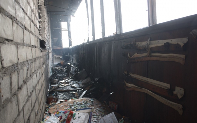В Запорожье мужчина оказался в огненной ловушке на 12 этаже (ФОТО) Фото № 2 В Запорожье мужчина оказался в огненной ловушке на 12 этаже (ФОТО) Фото № 2