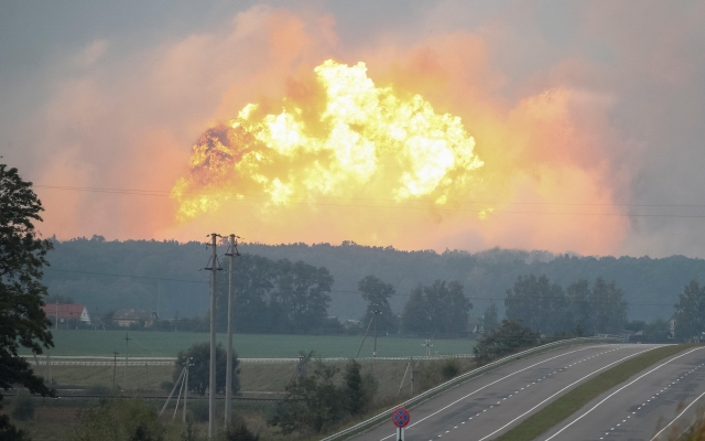 Из-за взрывов на Винничине на складах боеприпасов в Запорожской области усилили меры безопасности Фото № 0 Из-за взрывов на Винничине на складах боеприпасов в Запорожской области усилили меры безопасности Фото № 0
