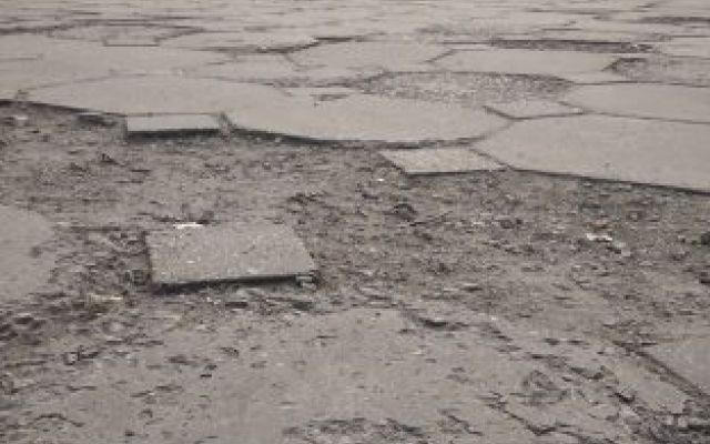 Горожане назвали Фестивальную площадь одним из главных позорных объектов города (ФОТО) Фото № 8 Горожане назвали Фестивальную площадь одним из главных позорных объектов города (ФОТО) Фото № 8