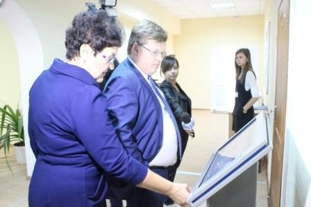 Вице-премьер Розенко положительно оценил работу городской власти Запорожья Фото № 0 Вице-премьер Розенко положительно оценил работу городской власти Запорожья Фото № 0