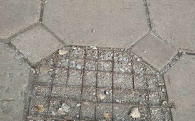 Горожане назвали Фестивальную площадь одним из главных позорных объектов города (ФОТО) Фото № 6 Горожане назвали Фестивальную площадь одним из главных позорных объектов города (ФОТО) Фото № 6