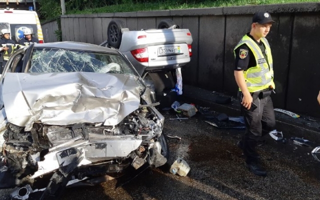 Возле запорожского автовокзала произошло серьезное ДТП (ФОТО) Фото № 2 Возле запорожского автовокзала произошло серьезное ДТП (ФОТО) Фото № 2