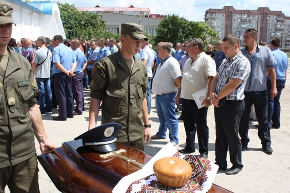Запорожского полицейского проводили в последний путь Фото № 0 Запорожского полицейского проводили в последний путь Фото № 0