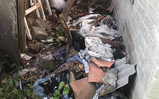 В Запорожской области женщина превратила свой дом в помойку (ФОТО) Фото № 0 В Запорожской области женщина превратила свой дом в помойку (ФОТО) Фото № 0