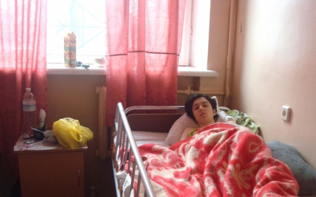 Запорожские врачи издеваются над девушкой, у которой нет средств на лечение (ФОТО) Фото № 0 Запорожские врачи издеваются над девушкой, у которой нет средств на лечение (ФОТО) Фото № 0