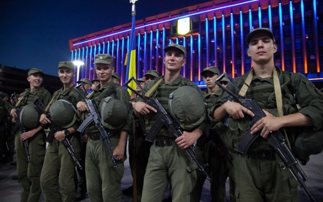 Опубликованы фото вечерней репетиции парада на День Независимости Фото № 1 Опубликованы фото вечерней репетиции парада на День Независимости Фото № 1