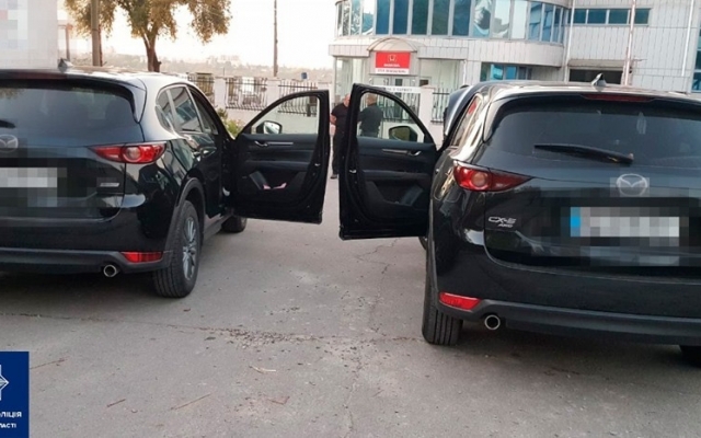 В Запорожье разъезжали две одинаковые «Mazda СХ-5» (ФОТО) Фото № 0 В Запорожье разъезжали две одинаковые «Mazda СХ-5» (ФОТО) Фото № 0