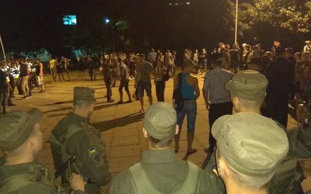В Запорожье в День Независимости произошли потасовки (ФОТО, ВИДЕО) Фото № 1 В Запорожье в День Независимости произошли потасовки (ФОТО, ВИДЕО) Фото № 1