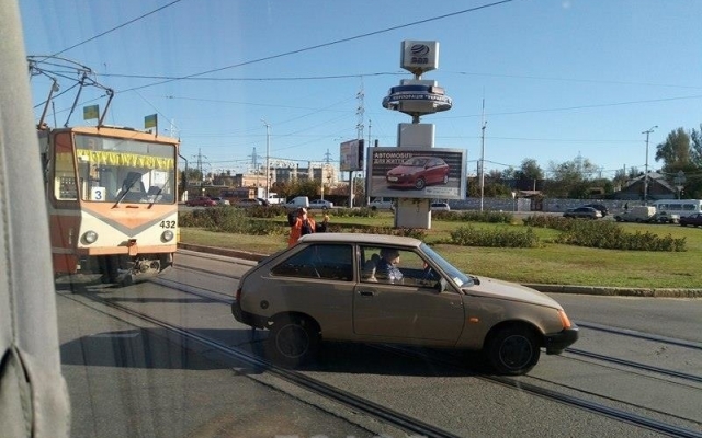 В Запорожье транспортный коллапс. Застряли два троллейбуса и пять трамваев Фото № 1 В Запорожье транспортный коллапс. Застряли два троллейбуса и пять трамваев Фото № 1