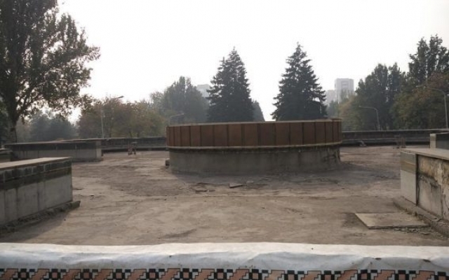 Горожане назвали Фестивальную площадь одним из главных позорных объектов города (ФОТО) Фото № 1 Горожане назвали Фестивальную площадь одним из главных позорных объектов города (ФОТО) Фото № 1