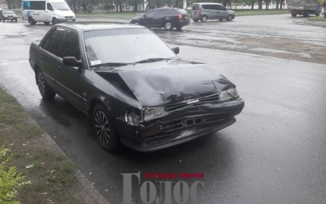 В Запорожье Toyota и BMW устроили ДТП на оживлённом перекрёстке (ФОТО) Фото № 5 В Запорожье Toyota и BMW устроили ДТП на оживлённом перекрёстке (ФОТО) Фото № 5