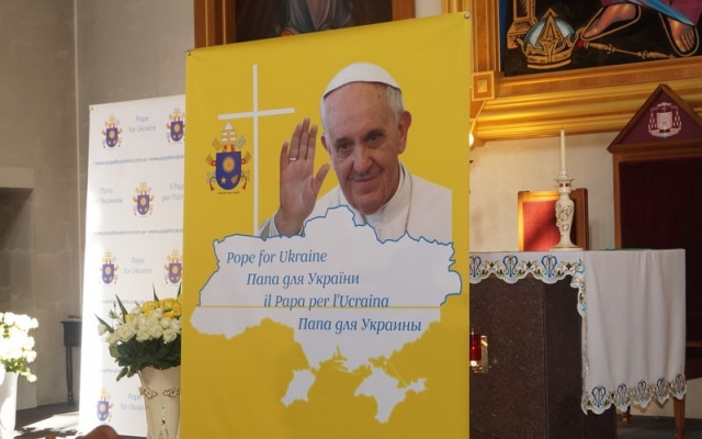 Папа Римский оплатит жителям Запорожья еду и дрова Фото № 0 Папа Римский оплатит жителям Запорожья еду и дрова Фото № 0