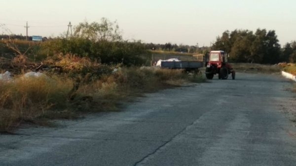 В Энергодаре борцы за чистый город сбрасывают мусор на обочины дороги (ФОТО) Фото № 0 В Энергодаре борцы за чистый город сбрасывают мусор на обочины дороги (ФОТО) Фото № 0