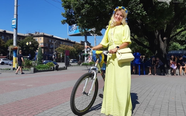 Как в Запорожье прошел велопарад девушек (ФОТОРЕПОРТАЖ) Фото № 2 Как в Запорожье прошел велопарад девушек (ФОТОРЕПОРТАЖ) Фото № 2
