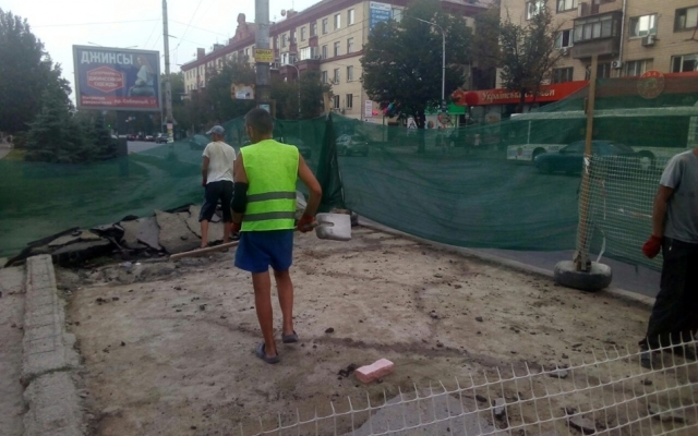 В Запорожье появился новый остановочный комплекс (ФОТО) Фото № 0 В Запорожье появился новый остановочный комплекс (ФОТО) Фото № 0
