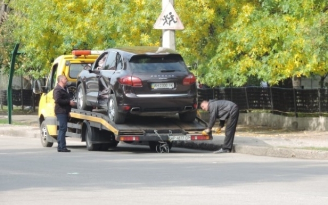 В Запорожской области столкнулись «ВАЗ» и «Porsche Cayenne» Фото № 3 В Запорожской области столкнулись «ВАЗ» и «Porsche Cayenne» Фото № 3