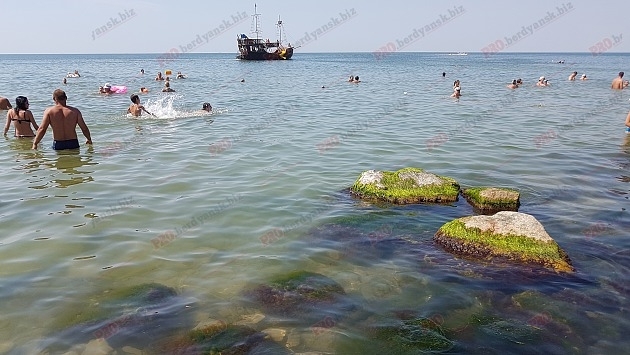 Пляжи Бердянска: море, песок, камни и дамба набережной Фото № 0 Пляжи Бердянска: море, песок, камни и дамба набережной Фото № 0