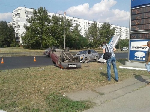 В Запорожье на Набережной магистрали произошло ДТП Фото № 2 В Запорожье на Набережной магистрали произошло ДТП Фото № 2