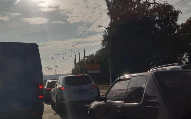 Запорожцев возмутила работа регулировщиков около плотины (ФОТО) Фото № 2 Запорожцев возмутила работа регулировщиков около плотины (ФОТО) Фото № 2