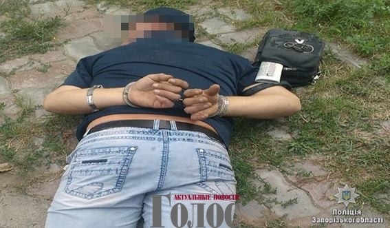 В Запорожье задержана дерзкая банда, ограбившая 12 квартир (ФОТО) Фото № 1 В Запорожье задержана дерзкая банда, ограбившая 12 квартир (ФОТО) Фото № 1