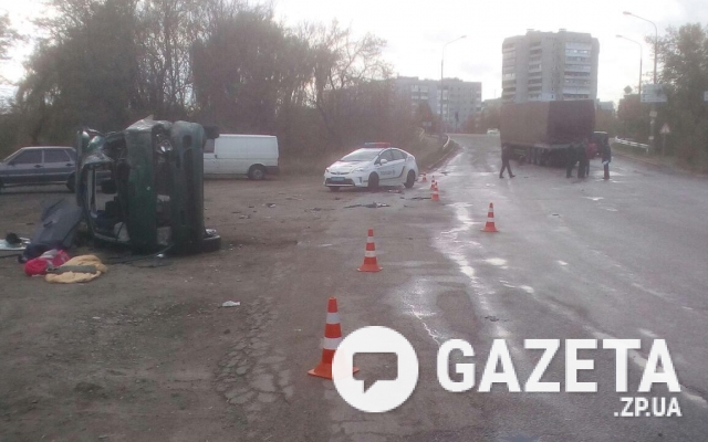 Опубликованы фото аварии на запорожской трассе Фото № 1 Опубликованы фото аварии на запорожской трассе Фото № 1