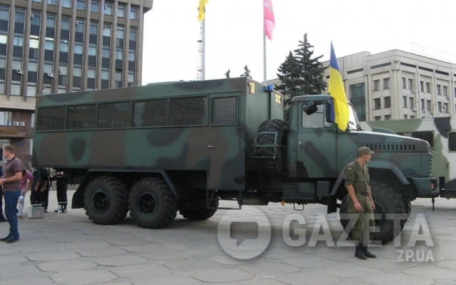 В Запорожье прошла выставка военной техники Фото № 1 В Запорожье прошла выставка военной техники Фото № 1