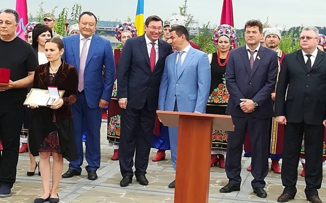 О чем рассказал запорожцам Луценко на Хортице (ФОТО) Фото № 8 О чем рассказал запорожцам Луценко на Хортице (ФОТО) Фото № 8