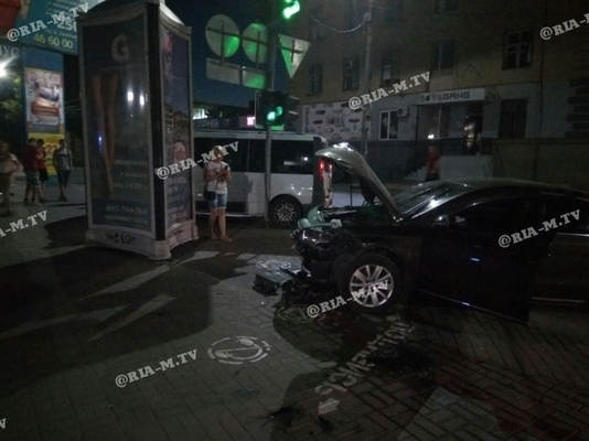 В Запорожской области серьезное ДТП: Пятеро пешеходов, включая ребенка, спаслись чудом (ФОТО, ВИДЕО) Фото № 1 В Запорожской области серьезное ДТП: Пятеро пешеходов, включая ребенка, спаслись чудом (ФОТО, ВИДЕО) Фото № 1