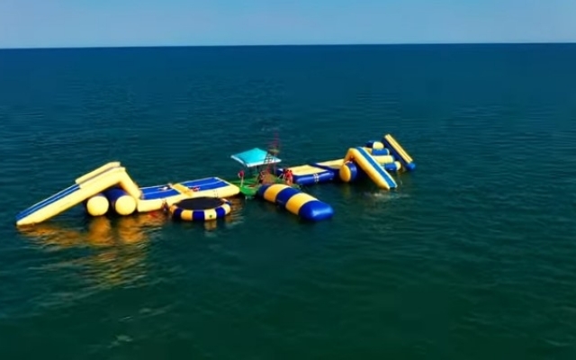 На запорожском курорте появился необычный остров прямо в море (ВИДЕО) Фото № 0 На запорожском курорте появился необычный остров прямо в море (ВИДЕО) Фото № 0