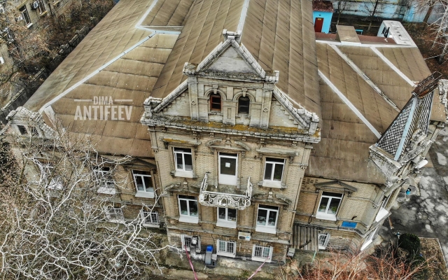 В сети опубликовали уникальные фото старинного особняка в Запорожье Фото № 2 В сети опубликовали уникальные фото старинного особняка в Запорожье Фото № 2