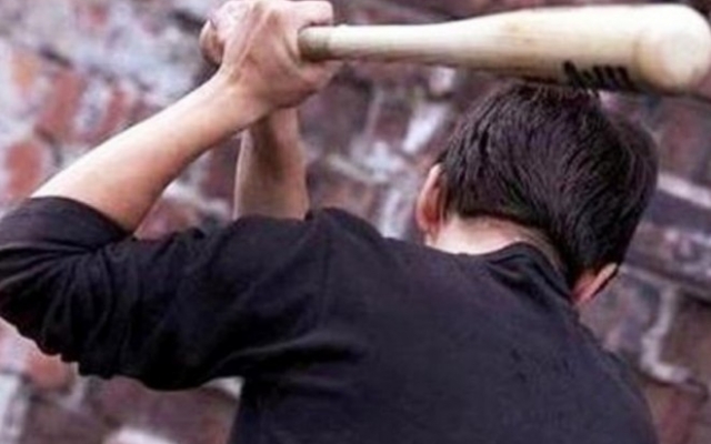 В Запорожской области мужчина избил соседа и его мать деревянной палкой Фото № 0 В Запорожской области мужчина избил соседа и его мать деревянной палкой Фото № 0