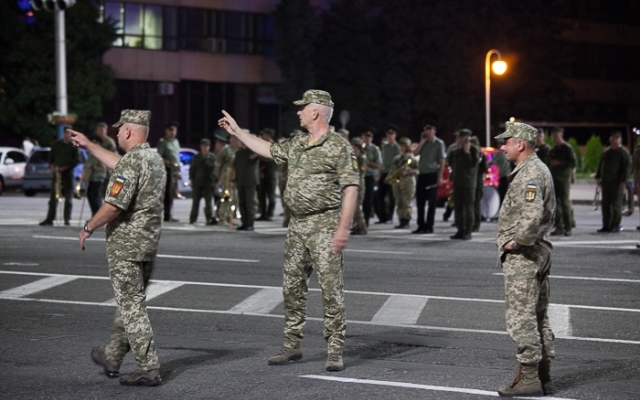 Опубликованы фото вечерней репетиции парада на День Независимости Фото № 17 Опубликованы фото вечерней репетиции парада на День Независимости Фото № 17