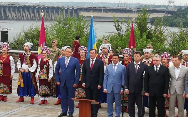 О чем рассказал запорожцам Луценко на Хортице (ФОТО) Фото № 3 О чем рассказал запорожцам Луценко на Хортице (ФОТО) Фото № 3
