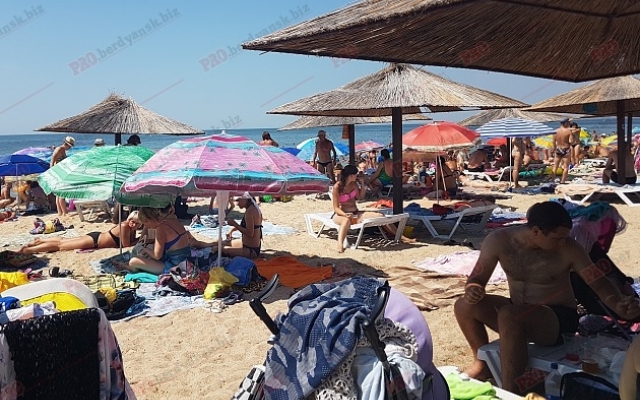 Пляжи Бердянска: море, песок, камни и дамба набережной Фото № 8 Пляжи Бердянска: море, песок, камни и дамба набережной Фото № 8