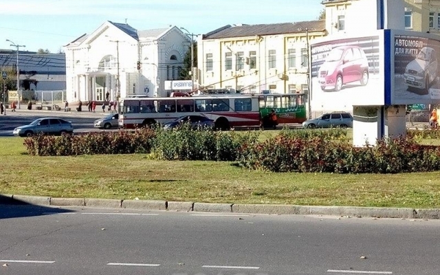 В Запорожье транспортный коллапс. Застряли два троллейбуса и пять трамваев Фото № 2 В Запорожье транспортный коллапс. Застряли два троллейбуса и пять трамваев Фото № 2