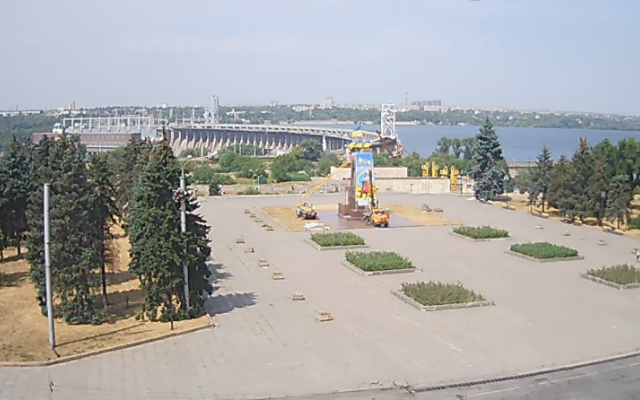 Вместо Ленина - казак: преображение площади Запорожской Фото № 1 Вместо Ленина - казак: преображение площади Запорожской Фото № 1