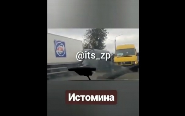 В Запорожье произошла смертельная авария с участием грузовика АТБ (ФОТО, ВИДЕО) Фото № 0 В Запорожье произошла смертельная авария с участием грузовика АТБ (ФОТО, ВИДЕО) Фото № 0