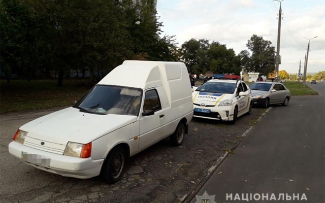 Полиция в Запорожье вернула хозяину угнанный автомобиль Фото № 0 Полиция в Запорожье вернула хозяину угнанный автомобиль Фото № 0