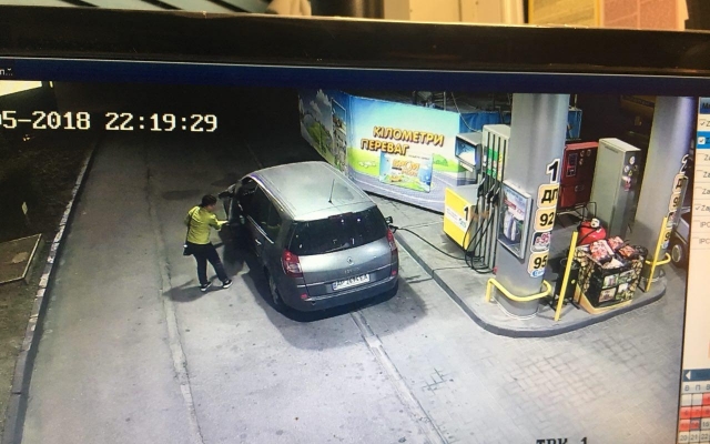 В Запорожье автоледи уехала с заправочным пистолетом в баке (ФОТО, ВИДЕО) Фото № 0 В Запорожье автоледи уехала с заправочным пистолетом в баке (ФОТО, ВИДЕО) Фото № 0