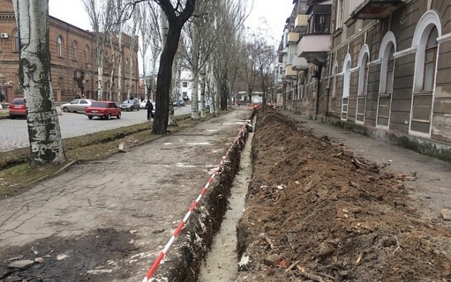 В центре курортного городка роют канавы Фото № 0 В центре курортного городка роют канавы Фото № 0