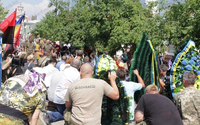 Бердянск попрощался с легендарным бойцом АТО Юрием Ковалем Фото № 4 Бердянск попрощался с легендарным бойцом АТО Юрием Ковалем Фото № 4