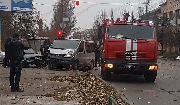 Сегодняшнее утро началось с тройного ДТП (ФОТО) Фото № 2 Сегодняшнее утро началось с тройного ДТП (ФОТО) Фото № 2